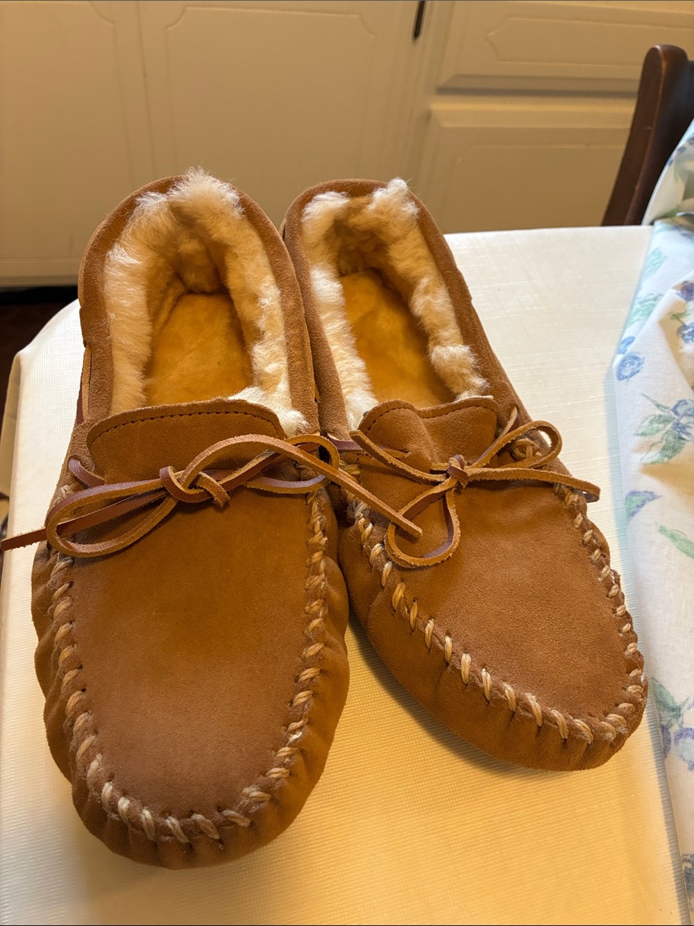 Men's Chestnut Suede Minnetonka Moccasin Slippers with Shearling wool Lining.